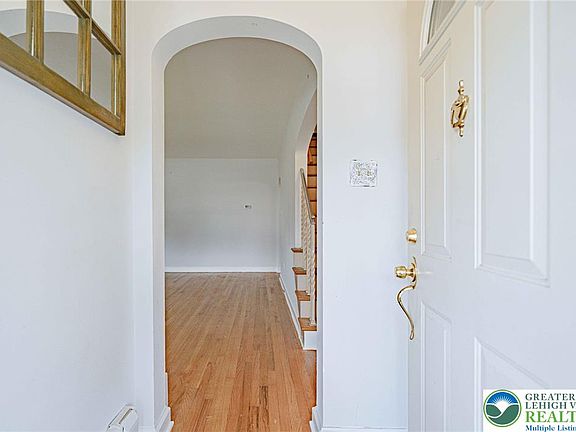 3rd image of 731 N Kearney St