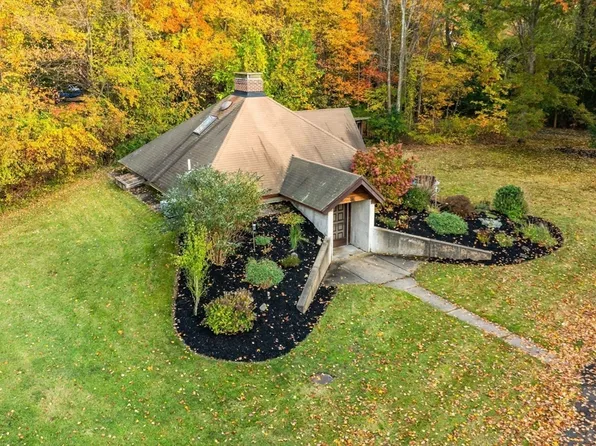 57 Liberty St, Hanson, MA 02341