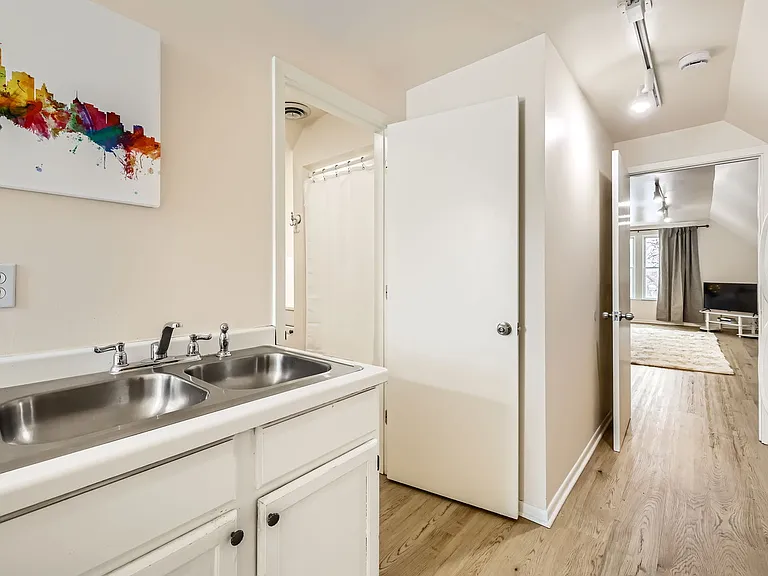 1622 Jefferson St NE #3 — Photo 6