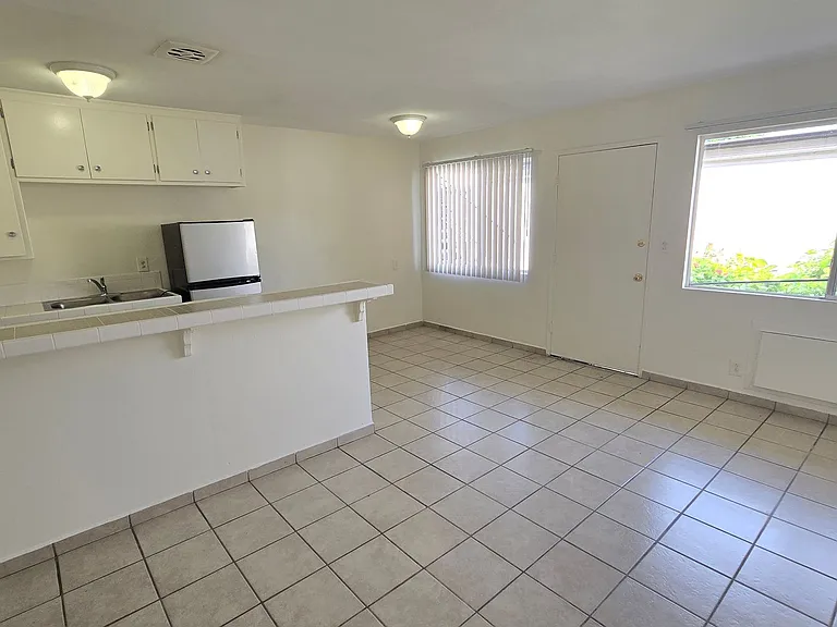 12126-12128 E Ferris Rd — Photo 10