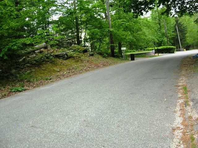2nd image of 246 Bearfort Rd