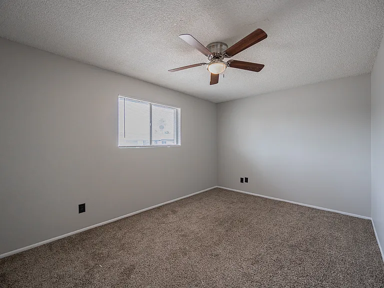 427 E Malibu Dr — Photo 13