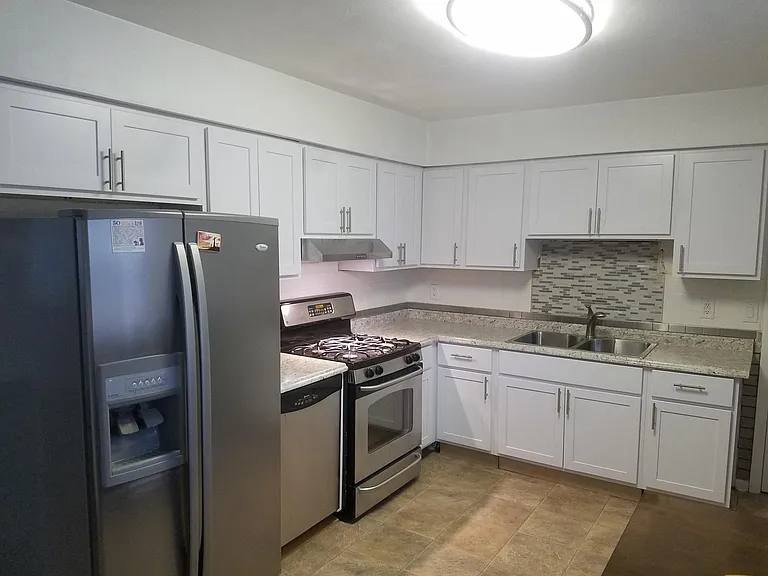 1207 Lakeview Dr — Photo 16