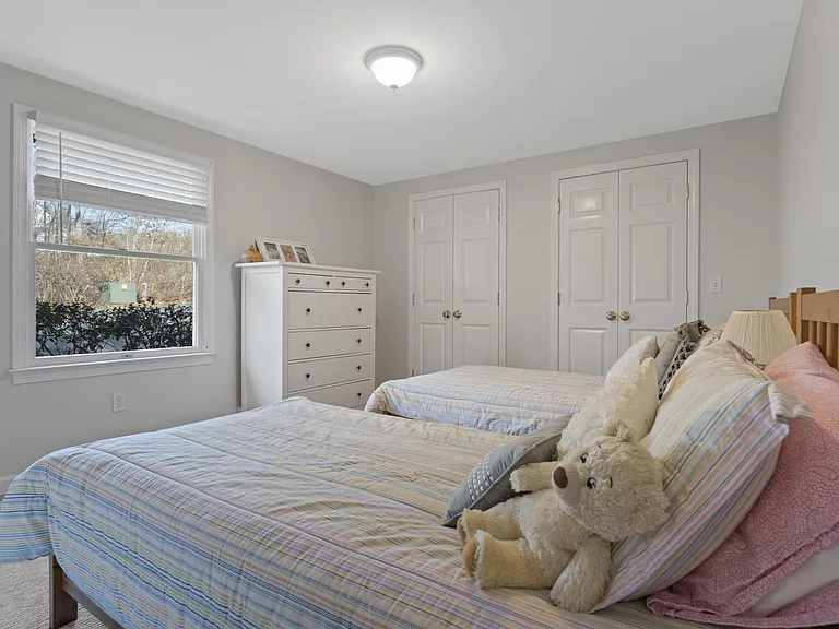 1091 Boston Post Rd — Photo 10