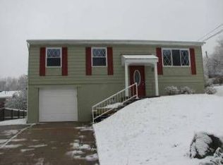 10148 Deerfield Dr, North Huntingdon, PA 15642