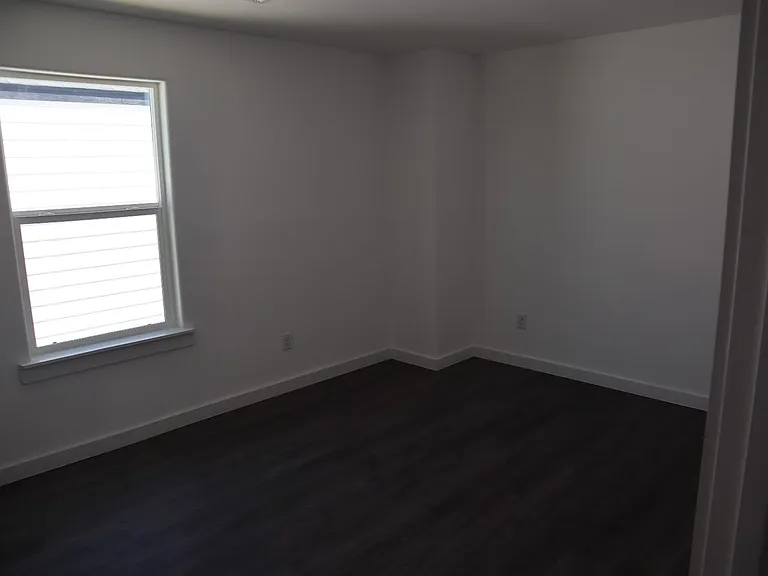 4326 Plaag St #B — Photo 16