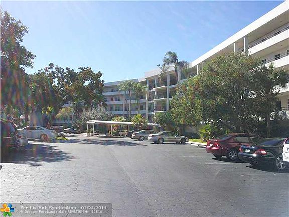 2nd image of 555 Oaks Ln APT 101