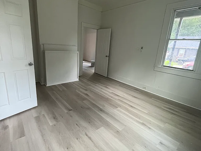 32 Ames St — Photo 8