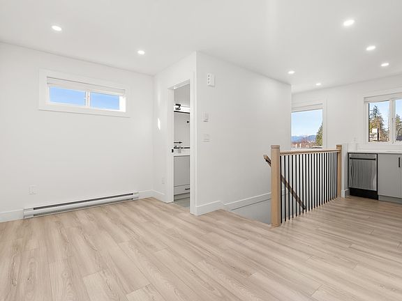 4th image of 9328 Ebor Rd
