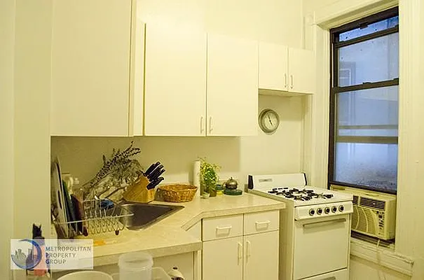 Rented by Metropolitan Property Group | media 9