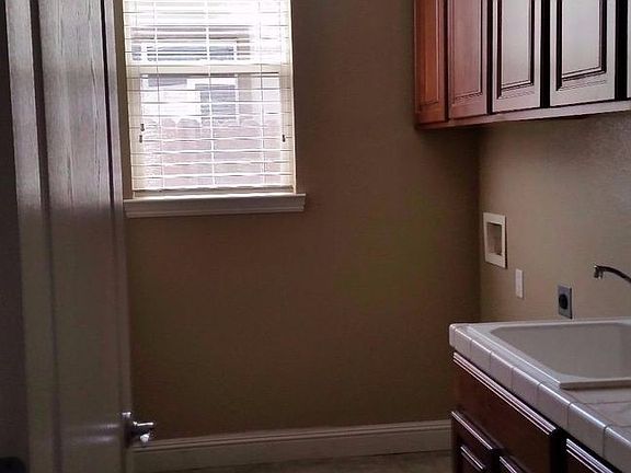 4th image of 2697 Westview Dr