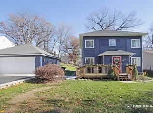 31 Woodland Ave, Fox Lake, IL 60020