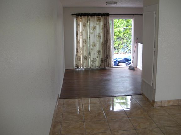 5th image of 232 Henson St