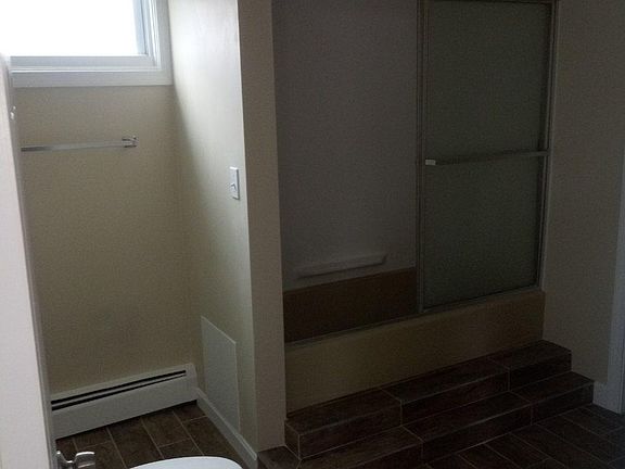 5th image of 7 Bowen Ct #2L