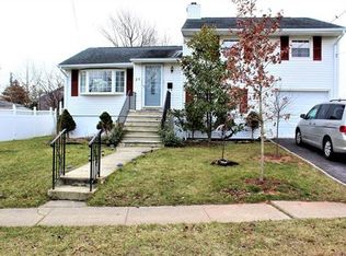 25 Webb Dr, Fords, NJ 08863