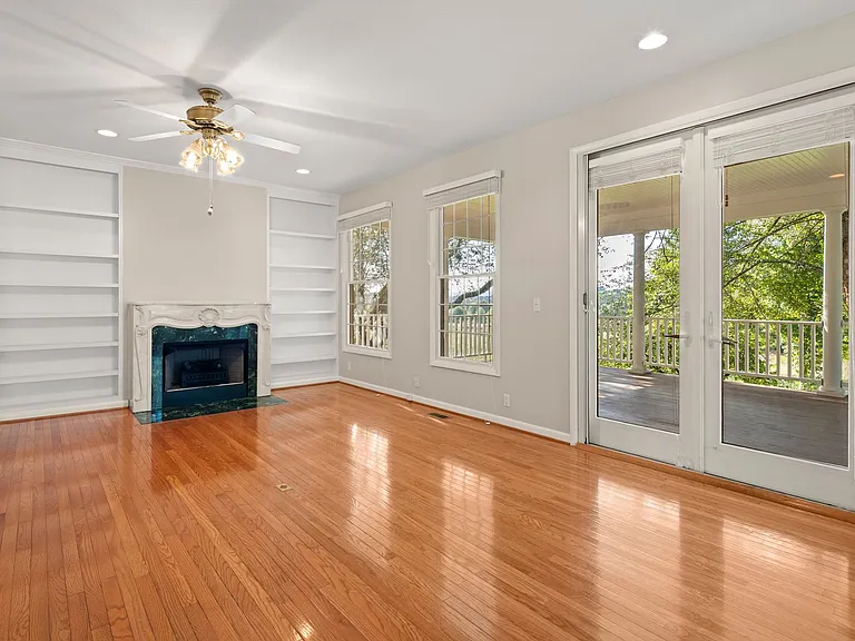 119 W Chippendale Dr — Photo 4