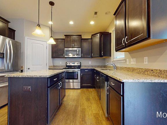 3rd image of 505 Groveview Wynd