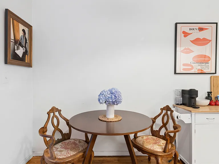 23 Waverly Pl #2D — Photo 4