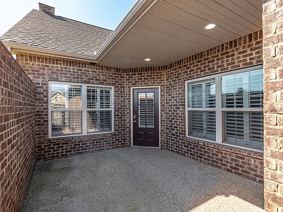 4th image of 276 Bellingdon Dr