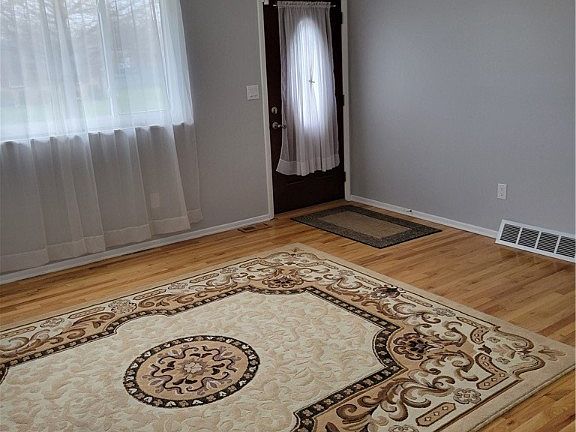 5th image of 668 Longvale Dr