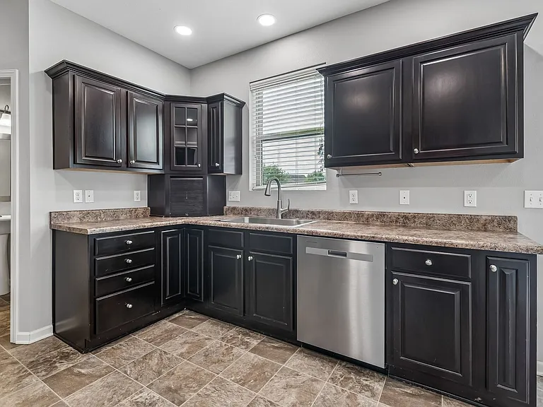 15915 Filmore Cir — Photo 9
