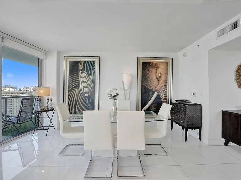 2600 E Hallandale Beach Blvd #T1902 — Photo 7