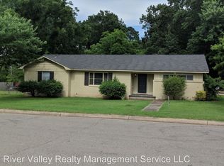 245 S Enid Ave, Russellville, AR 72801