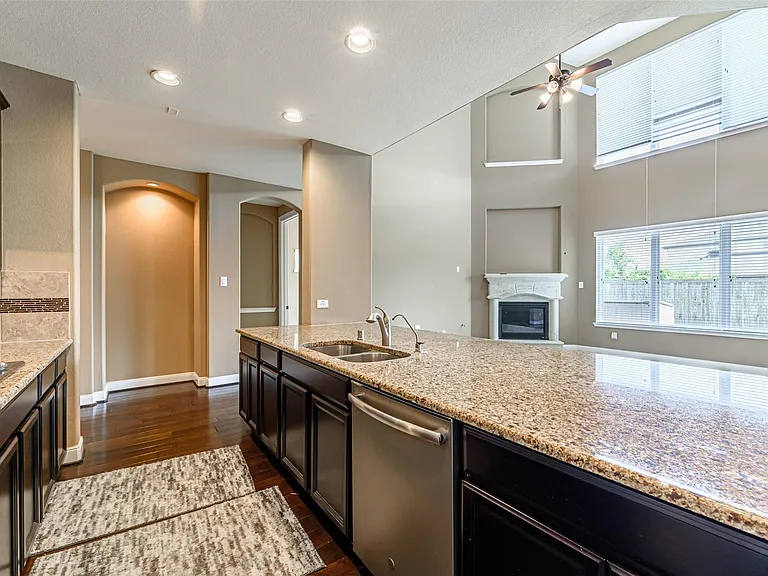 4607 Rockton Hills Ln — Photo 17