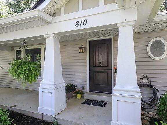 2nd image of 810 Yosemite Dr