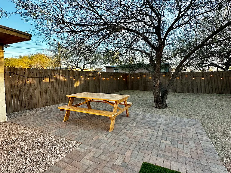 808 E Halcyon Rd — Photo 12