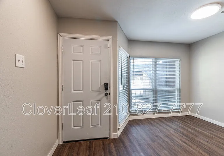 1031 Ericson St — Photo 7