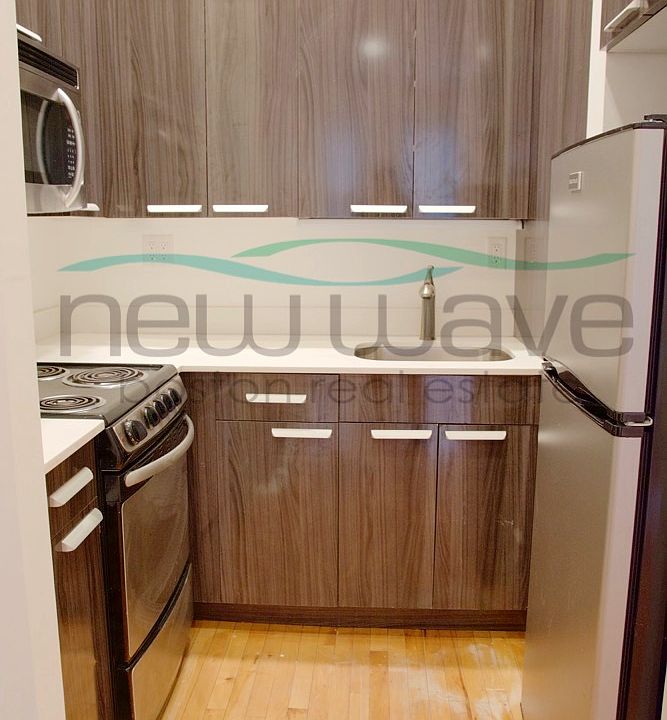 1st image of 254 Newbury St #2