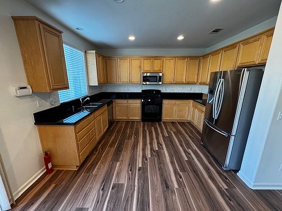 4th image of 5031 Hoxton Ct