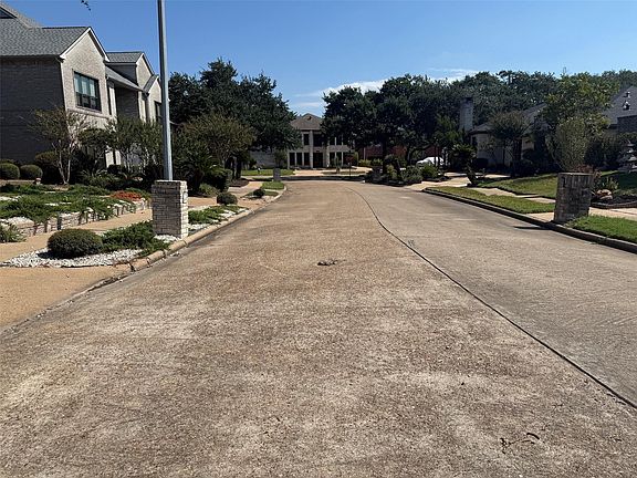 5th image of 8102 Lake Edge Ct