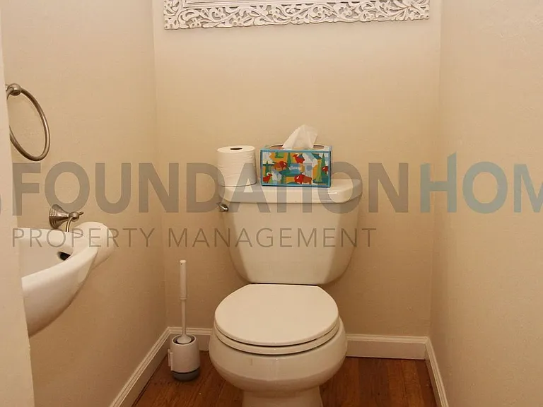 140 Redwood Rd — Photo 10