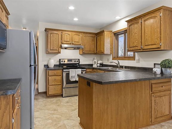 2nd image of N1418 Star Dust Dr