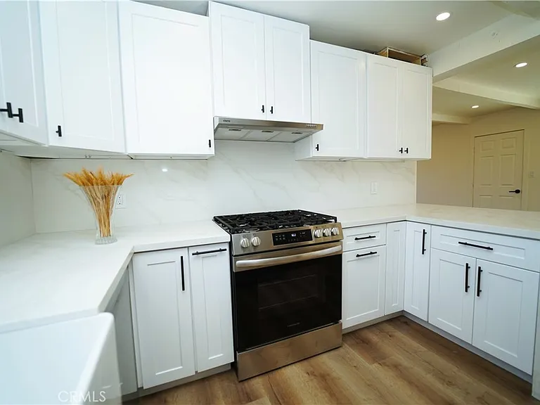 2615 Manhattan Ave — Photo 10
