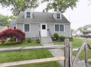 208 Hunyadi Ave, Fairfield, CT 06824