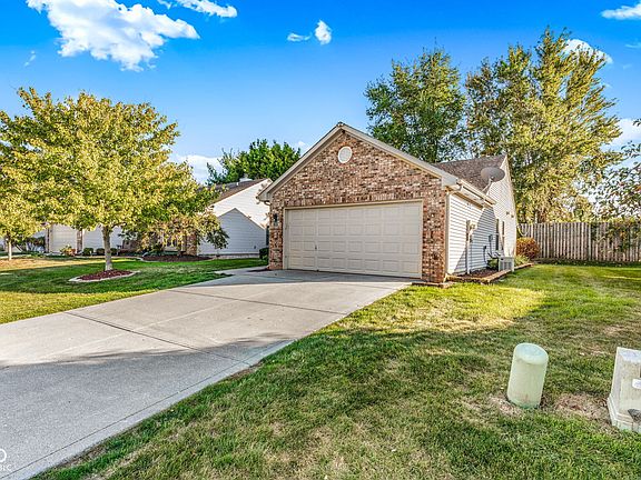 3rd image of 635 Muirfield Dr
