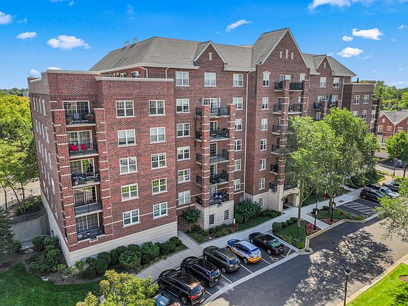 2nd image of 410 W Mahogany Ct Unit 609