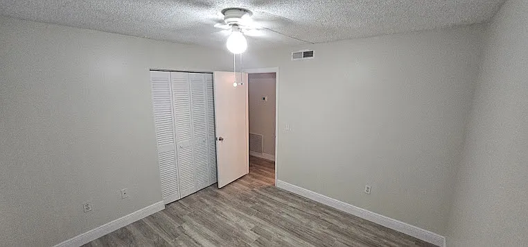 5908 Village Cir #5908 — Photo 2