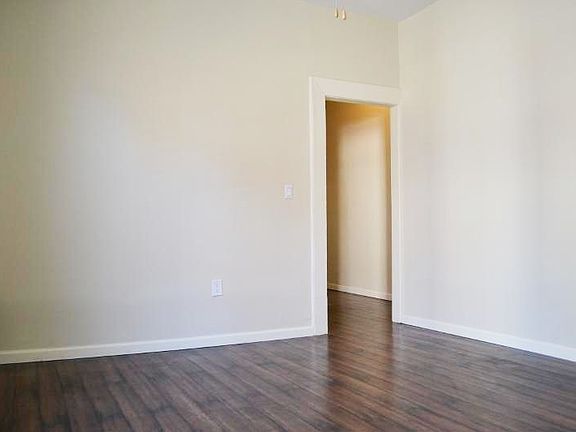 5th image of 421 Bainbridge St #2R