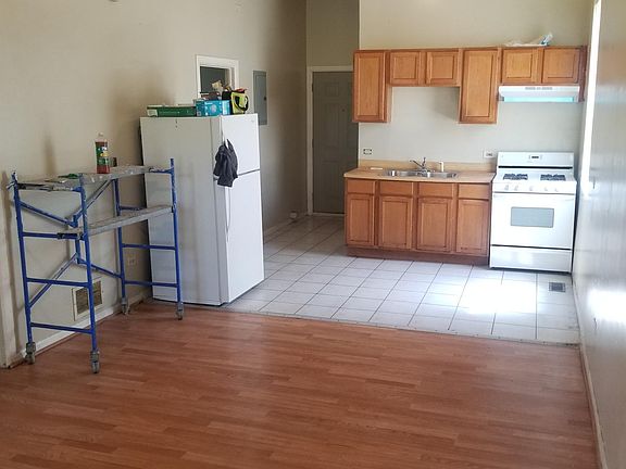 Livingroom / Kitchen / Backdoor