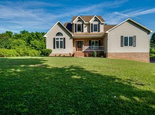 237 Cedar Point Rd, Johnson City, TN 37601