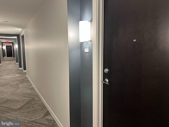 5th image of 851 N Glebe Rd APT 807
