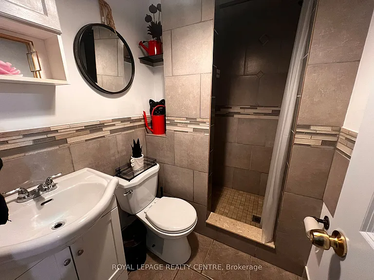 745 Lakeshore Rd E #B — Photo 5