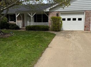 2839 Crown Point Ln, Stevensville, MI 49127