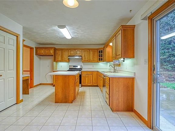 5th image of 5009 Cypress Dr