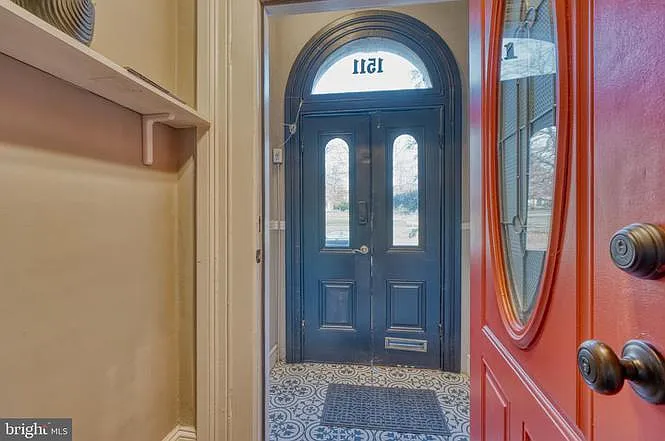 1511 W Lombard St — Photo 3