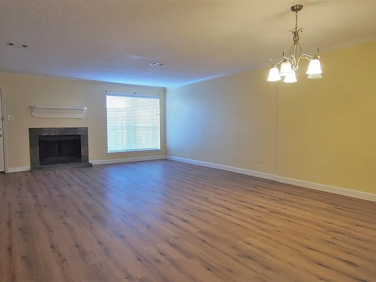 15312 Gorham Dr — Photo 4